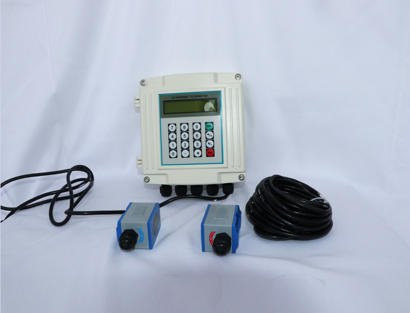 外夹式超声波流量计